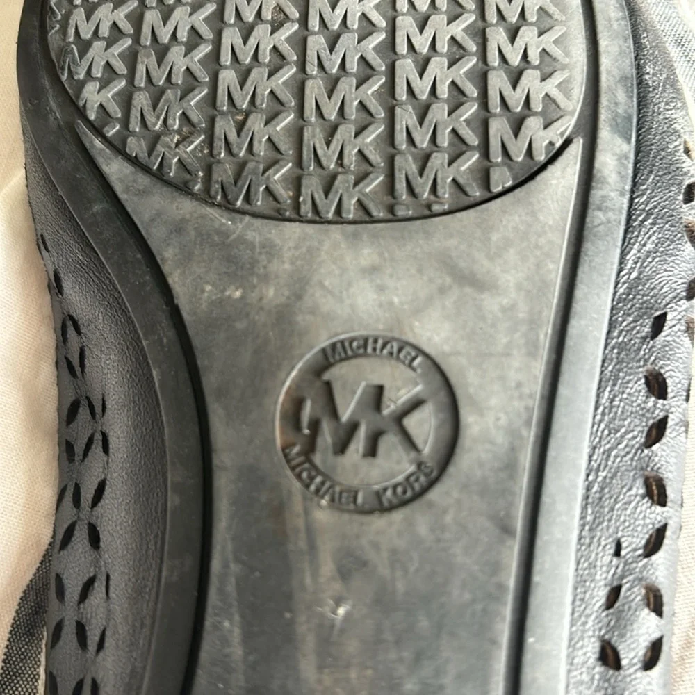 Michael Kors perforated black ballet that’s in size 8 - Picture 6 of 12